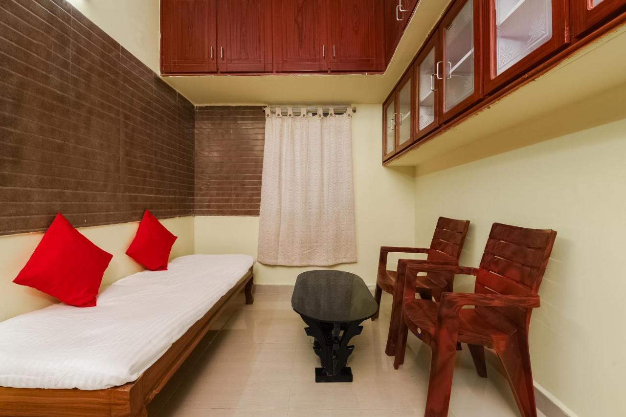 Oyo 26234 Annapurna Nilayam Hotel Vijayawada Exterior photo